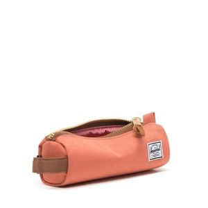 Herschel Supply Settlement Case XS